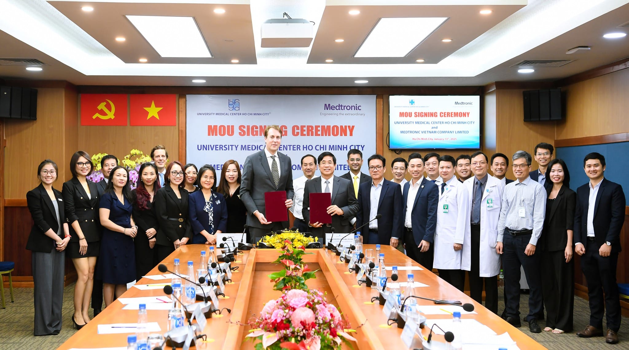 LỄ KÝ KẾT BẢN GHI NHỚ HỢP TÁC GIỮA BỆNH VIỆN ĐẠI HỌC Y DƯỢC TP. HỒ CHÍ MINH VÀ CÔNG TY TNHH MEDTRONIC VIỆT NAM