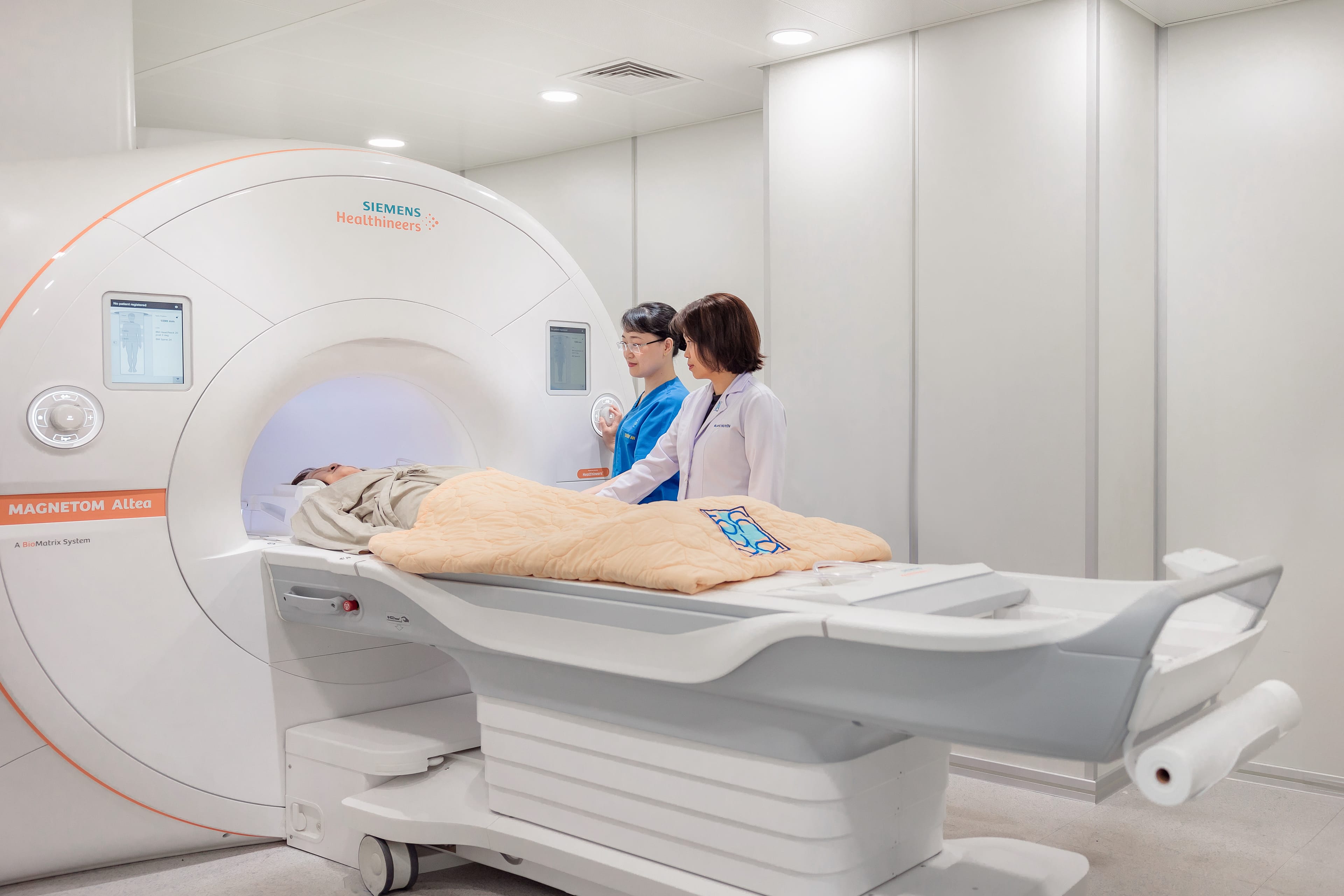Hình Máy MRI - Cộng hưởng từ