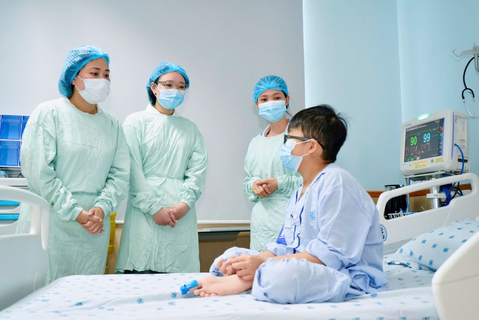 Chung tay hoi sinh trai tim nho