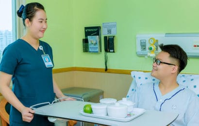 Lớp Nghiệp vụ hộ lý trợ giúp chăm sóc dành cho nhân viên công tác tại cơ sở y tế, Khóa 3